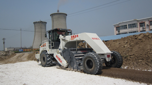 WR2100L，濱州工業(yè)場地灰土拌和